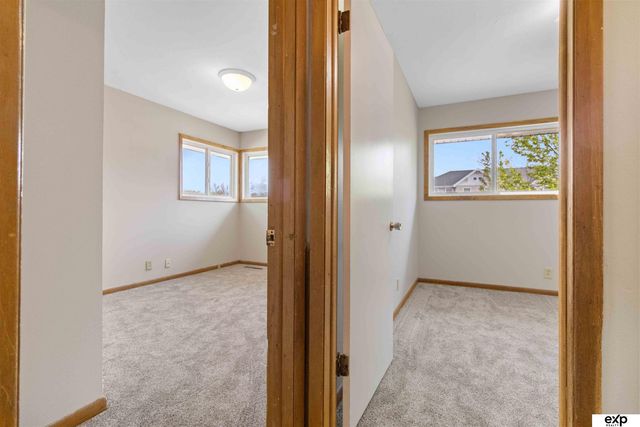 5517 Pioneers Boulevard, Lincoln, NE 68516