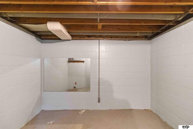 5517 Pioneers Boulevard, Lincoln, NE 68516