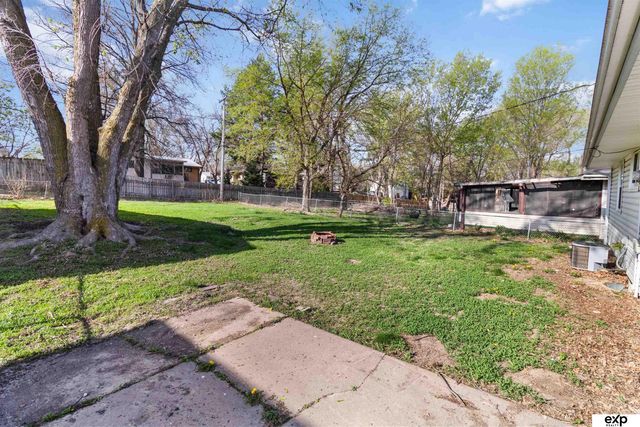 5517 Pioneers Boulevard, Lincoln, NE 68516