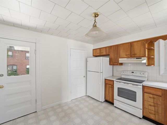 36 Henry Street, Burlington, VT 05401
