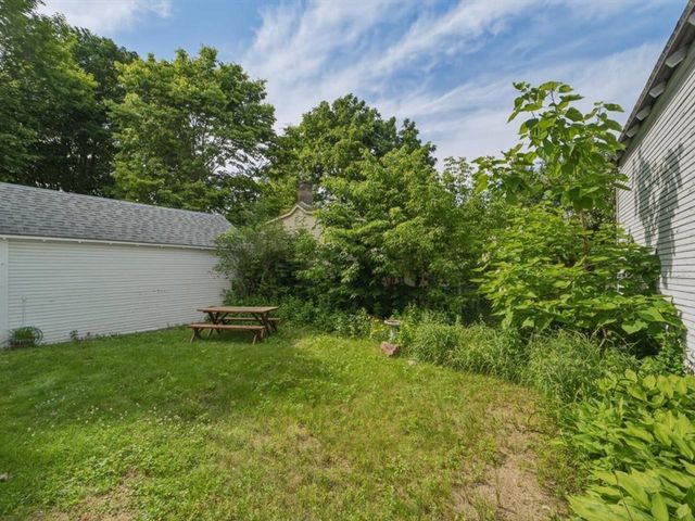 36 Henry Street, Burlington, VT 05401