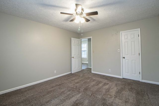 304 Atlantic Avenue, Oak Grove, KY 42262