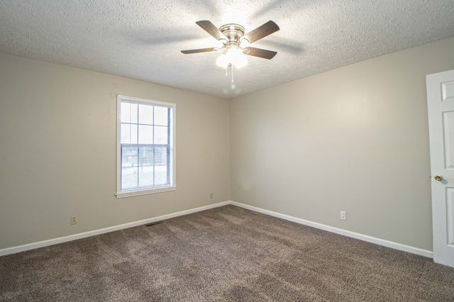 304 Atlantic Avenue, Oak Grove, KY 42262