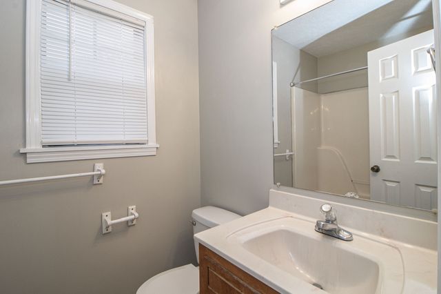 304 Atlantic Avenue, Oak Grove, KY 42262