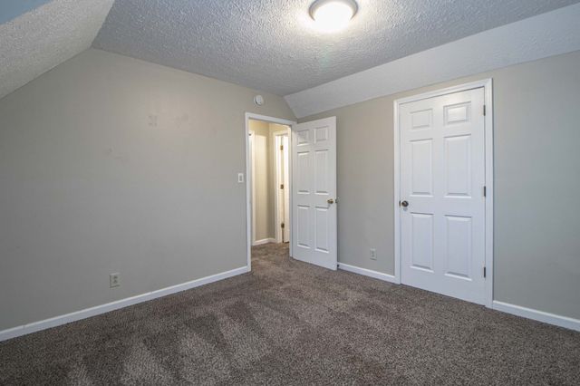 304 Atlantic Avenue, Oak Grove, KY 42262