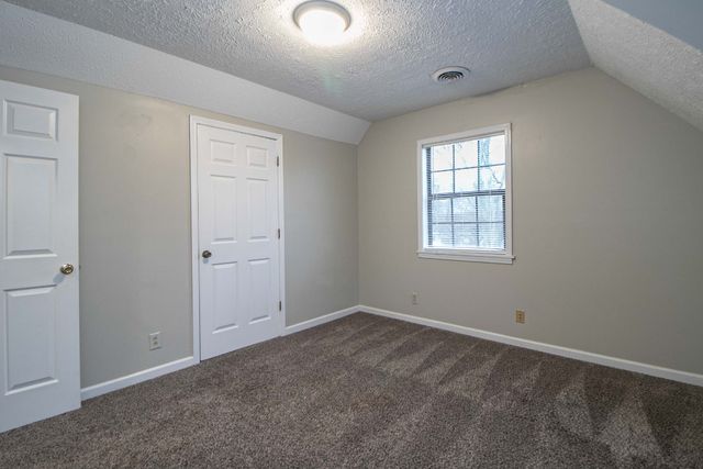 304 Atlantic Avenue, Oak Grove, KY 42262