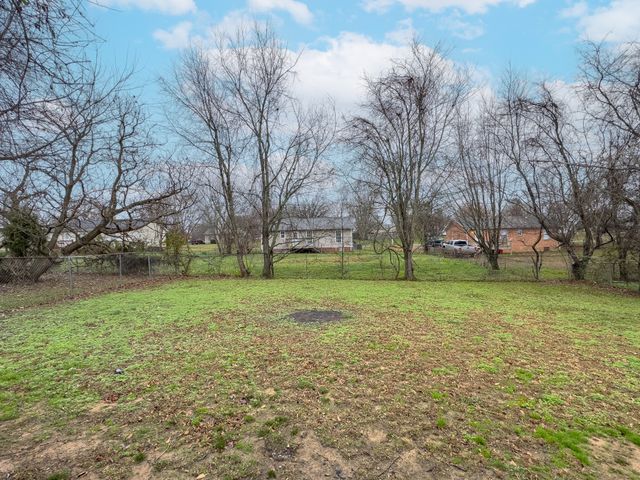 304 Atlantic Avenue, Oak Grove, KY 42262