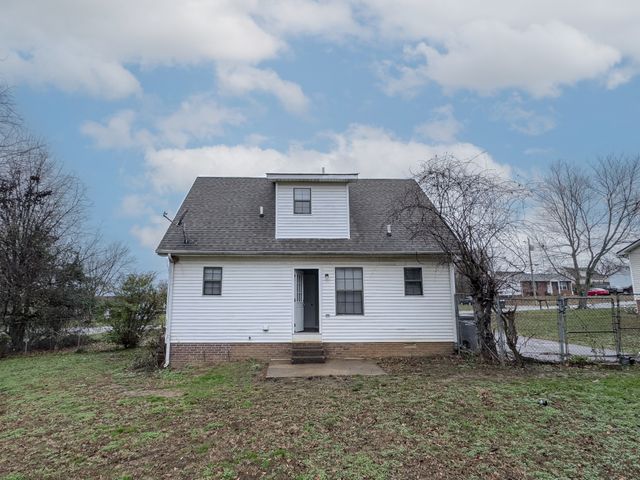 304 Atlantic Avenue, Oak Grove, KY 42262