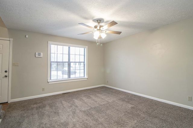 304 Atlantic Avenue, Oak Grove, KY 42262