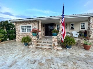 3889 NW 5th Street, Miami, FL 33126