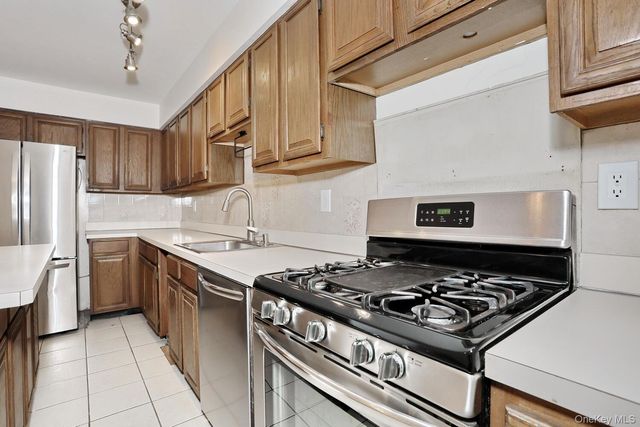 26 Milford Lane F, Suffern, NY 10901