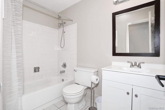 26 Milford Lane F, Suffern, NY 10901