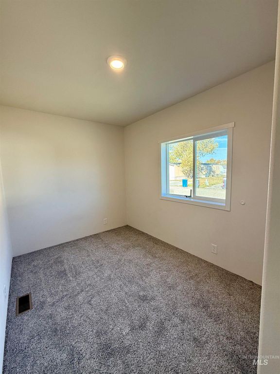 215 Dawn Dr., Mountain Home, ID 83647 photo 9
