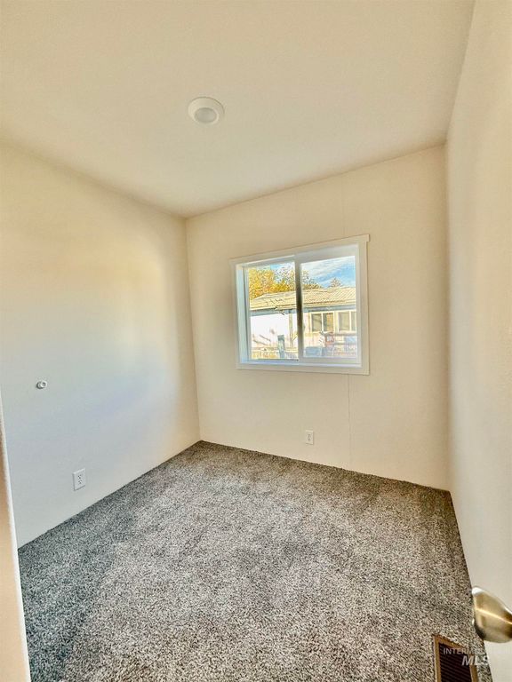 215 Dawn Dr., Mountain Home, ID 83647 photo 10