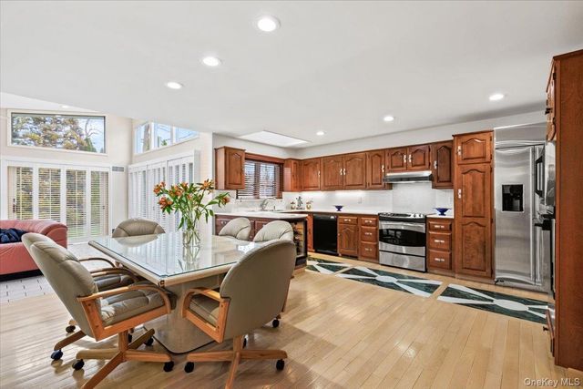 16 Dell Drive, Eastchester, NY 10709