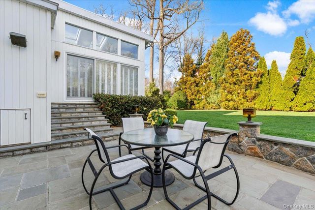 16 Dell Drive, Eastchester, NY 10709