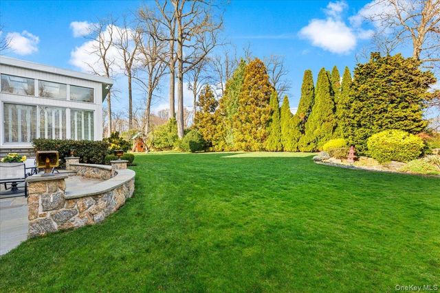 16 Dell Drive, Eastchester, NY 10709