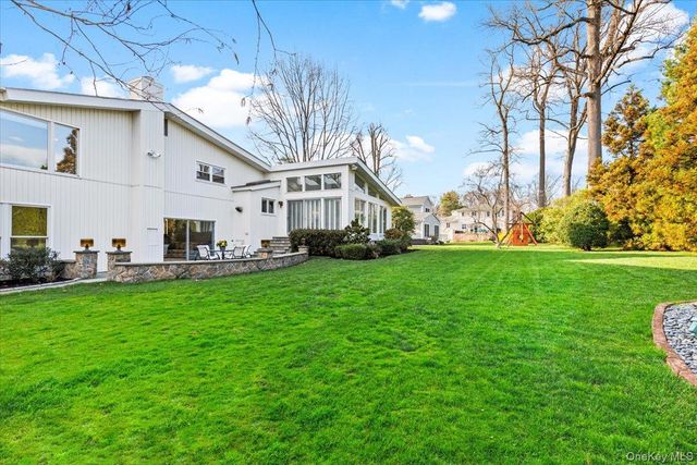 16 Dell Drive, Eastchester, NY 10709