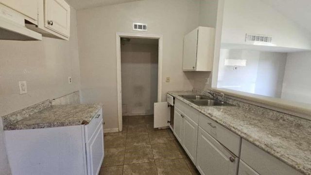 14131 Callahan Drive, Houston, TX 77049