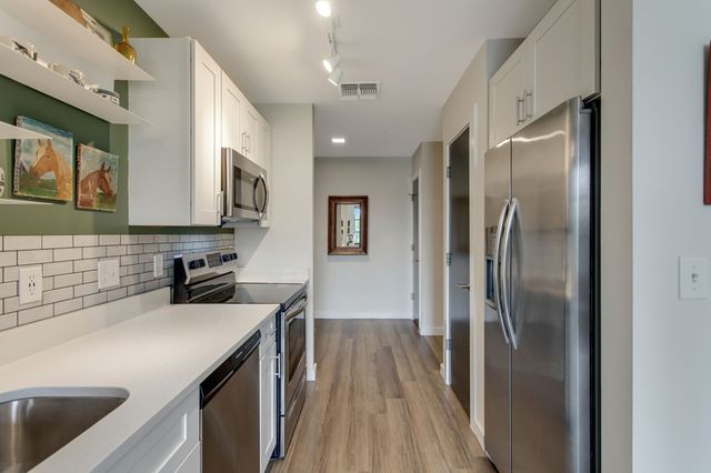 1900 12th Ave S Apt 415, Nashville, TN 37203