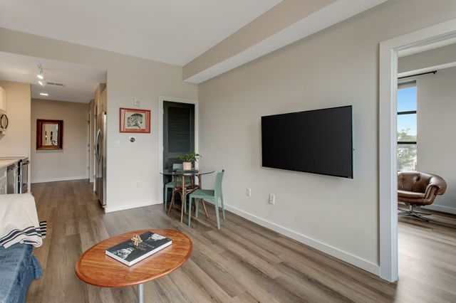 1900 12th Ave S Apt 415, Nashville, TN 37203