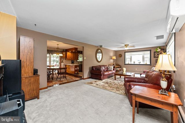 1030 WALT RD, Pennsburg, PA 18073