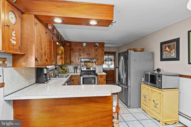 1030 WALT RD, Pennsburg, PA 18073