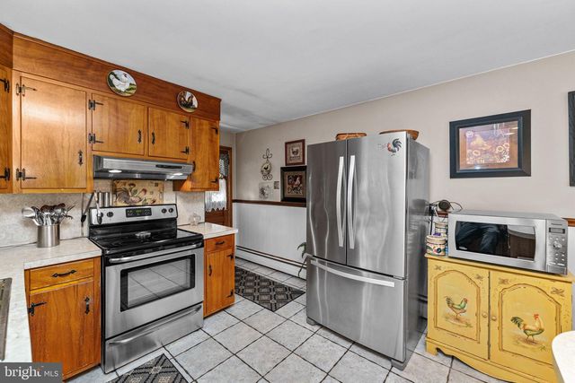 1030 WALT RD, Pennsburg, PA 18073