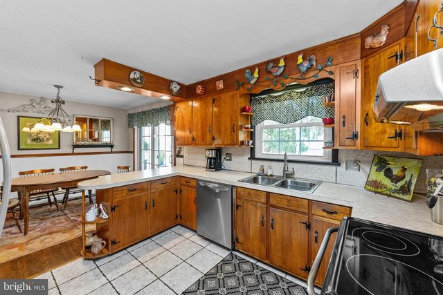 1030 WALT RD, Pennsburg, PA 18073