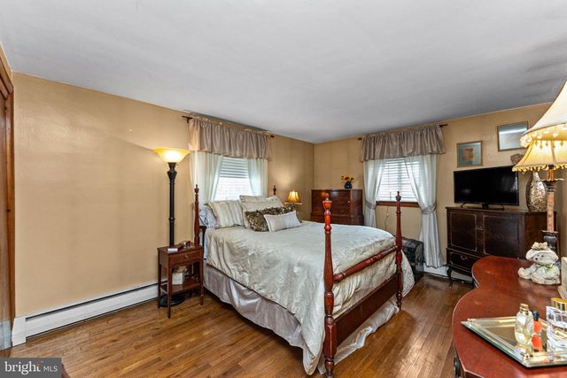 1030 WALT RD, Pennsburg, PA 18073
