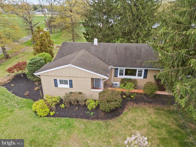 1030 WALT RD, Pennsburg, PA 18073