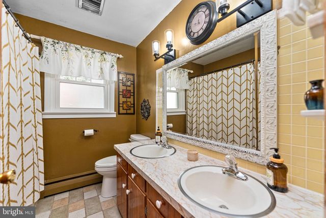 1030 WALT RD, Pennsburg, PA 18073