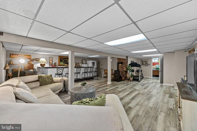 1030 WALT RD, Pennsburg, PA 18073