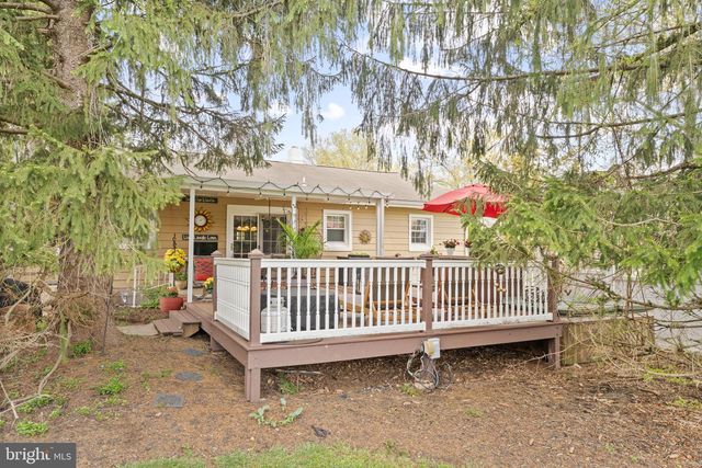 1030 WALT RD, Pennsburg, PA 18073