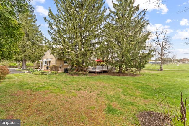 1030 WALT RD, Pennsburg, PA 18073