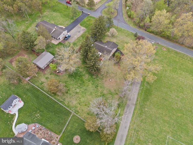 1030 WALT RD, Pennsburg, PA 18073