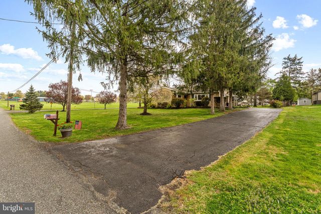 1030 WALT RD, Pennsburg, PA 18073