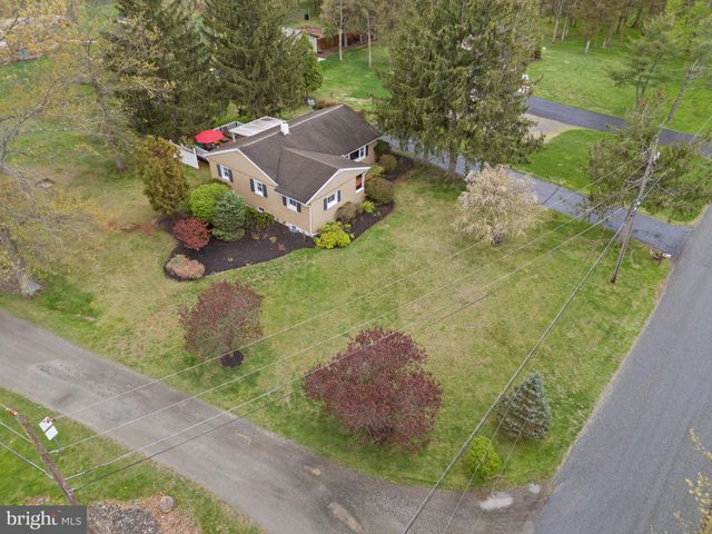 1030 WALT RD, Pennsburg, PA 18073