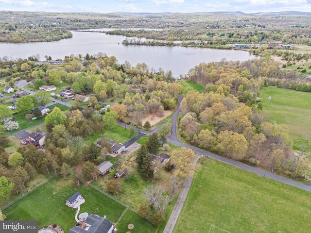 1030 WALT RD, Pennsburg, PA 18073