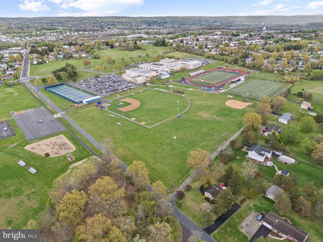 1030 WALT RD, Pennsburg, PA 18073