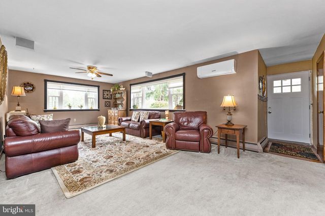 1030 WALT RD, Pennsburg, PA 18073