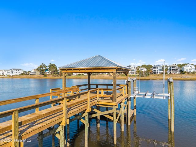 3704 E Yacht Drive, Oak Island, NC 28465