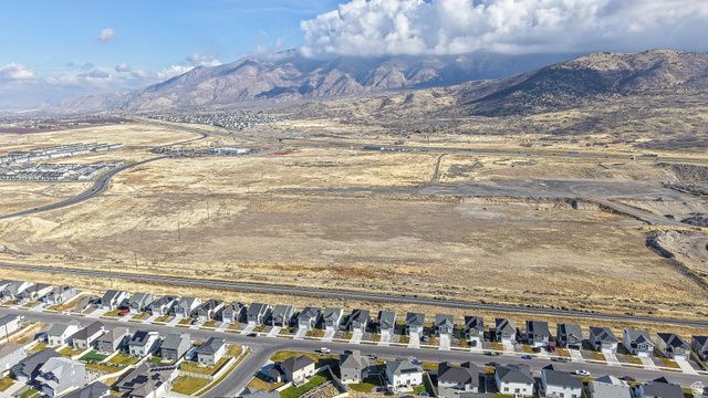 1816 S FREESTONE BLVD, Santaquin, UT 84655