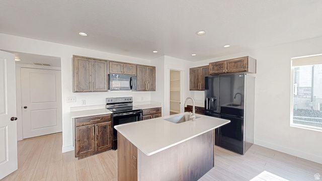 1816 S FREESTONE BLVD, Santaquin, UT 84655