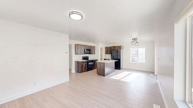 1816 S FREESTONE BLVD, Santaquin, UT 84655
