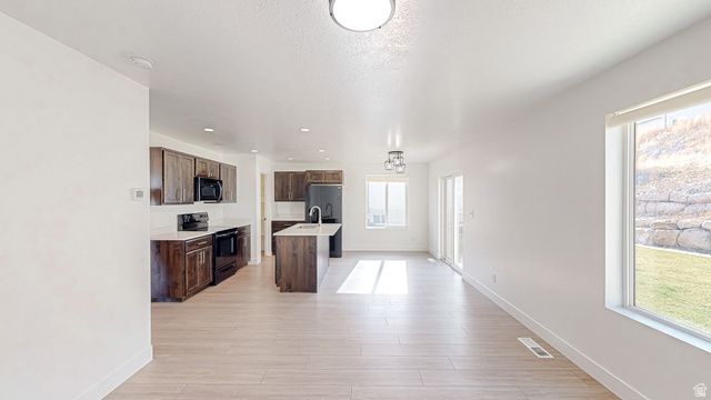 1816 S FREESTONE BLVD, Santaquin, UT 84655