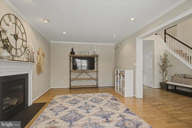 101 SOVEREIGN DR, Warrington, PA 18976