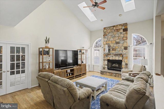 101 SOVEREIGN DR, Warrington, PA 18976