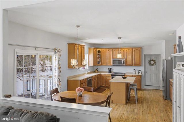 101 SOVEREIGN DR, Warrington, PA 18976