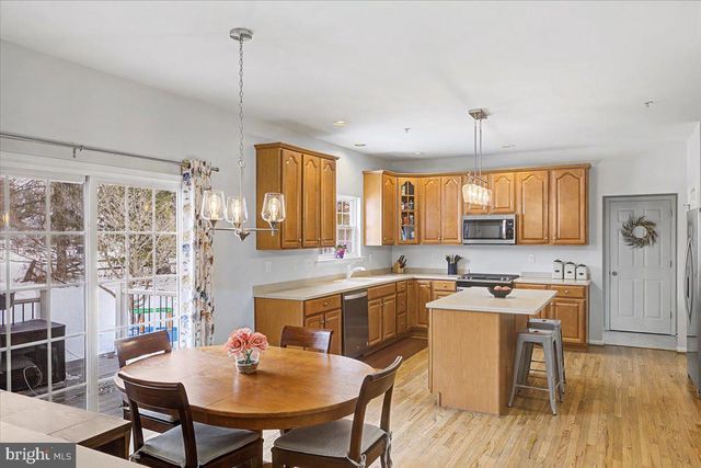 101 SOVEREIGN DR, Warrington, PA 18976